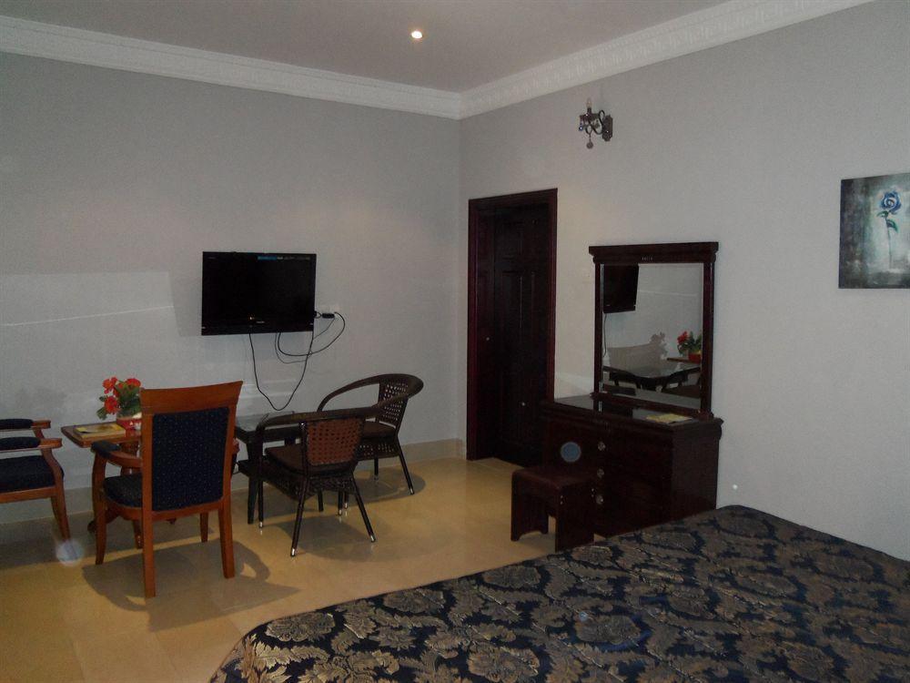 Royal Residence Hotel Apartments Umm al-Quwain Exterior foto