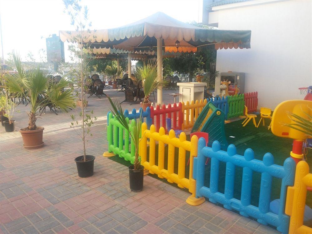 Royal Residence Hotel Apartments Umm al-Quwain Exterior foto